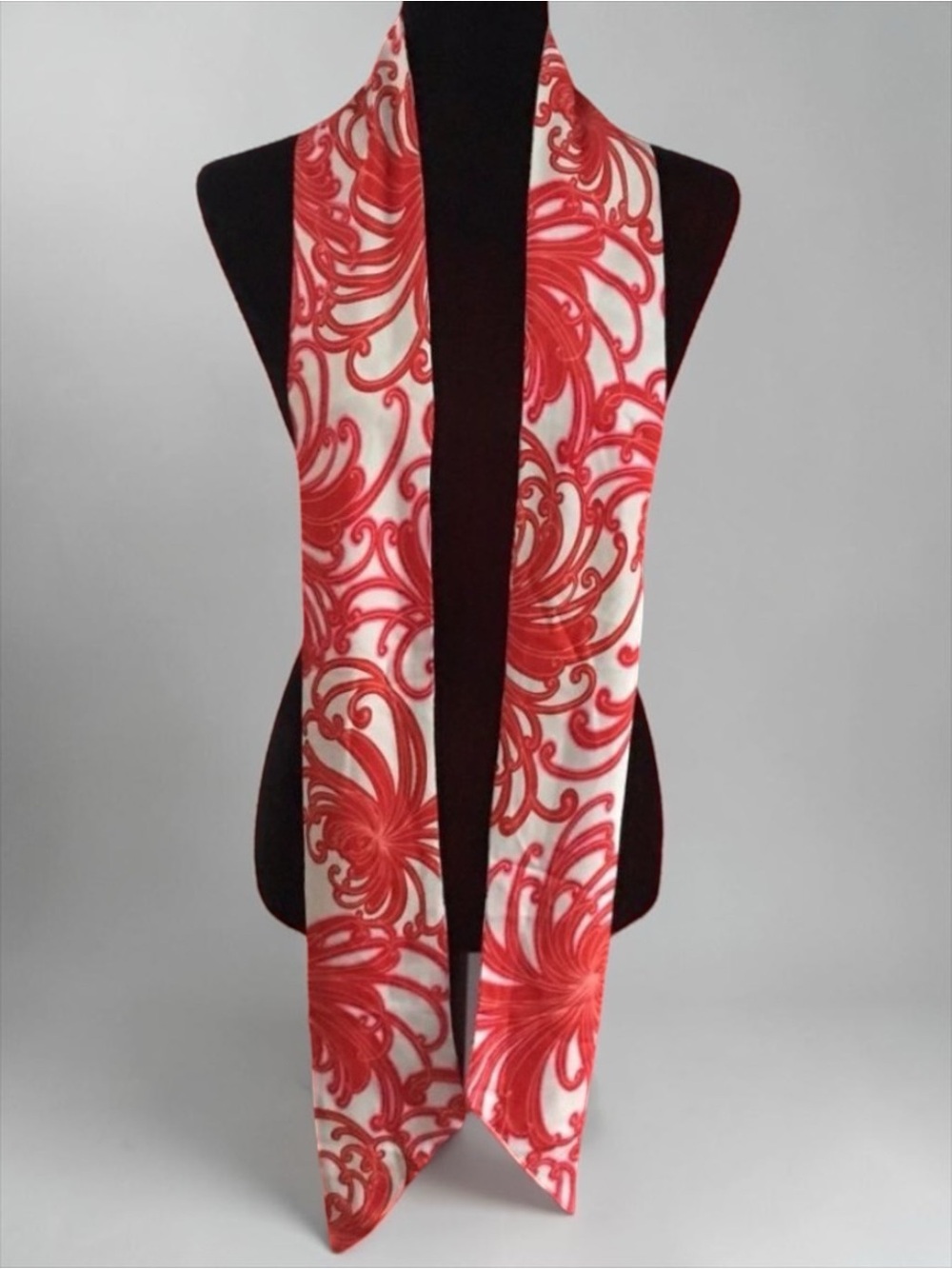 💖 Trina Turk Long Silk Graphic Scarf 💖